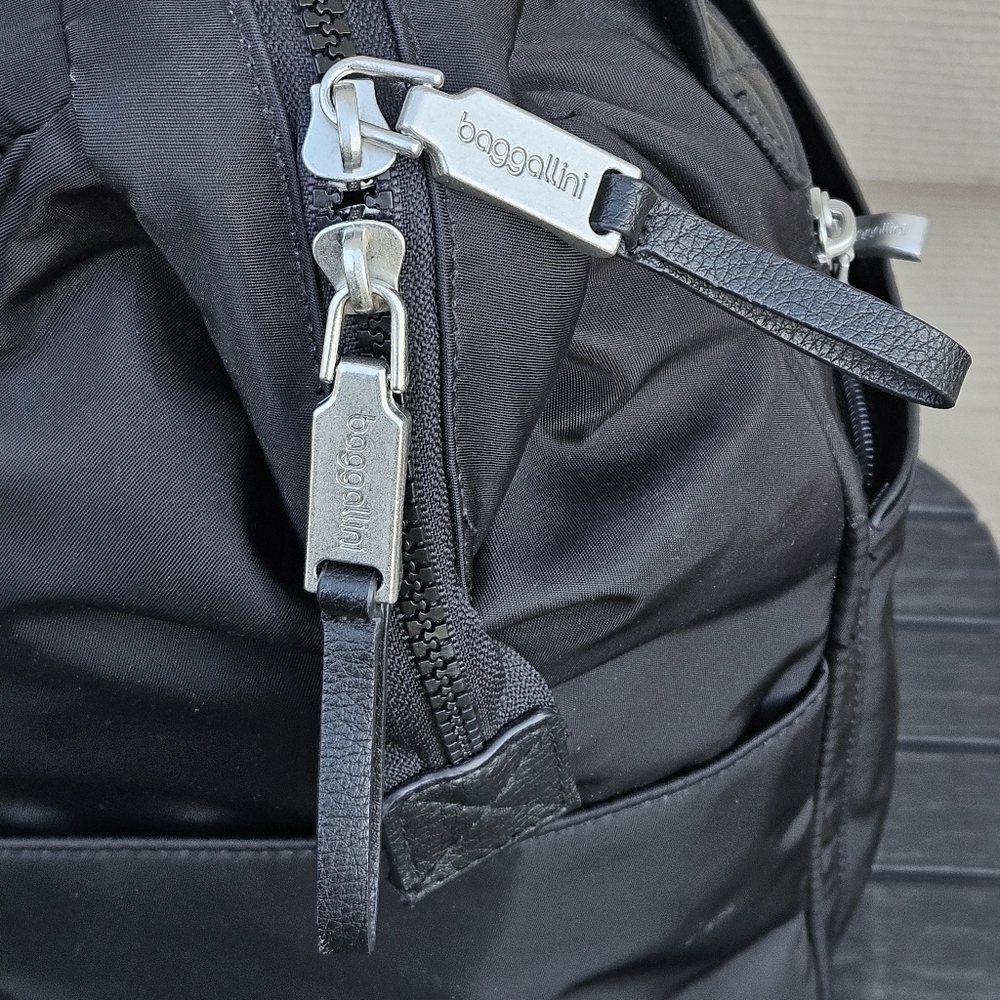 Baggallini Soho Backpack Black Laptop Purse Bag Carry On Travel Flight RFID EUC - Picture 7 of 16